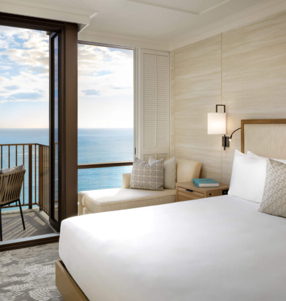 Grand Ocean suite at Halepuna